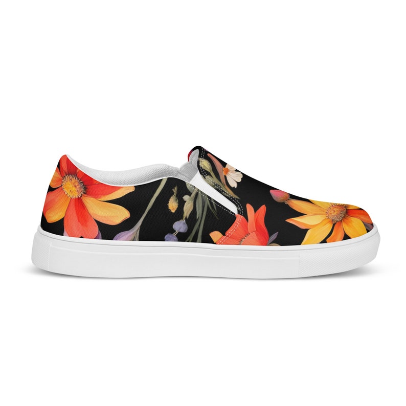Cottagecore Print Dark Background Women’s Slip-on Canvas Shoes