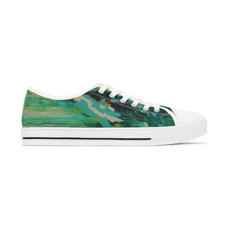 Colorful Women's Low Top Sneaker The Tree Remembers Sneaker