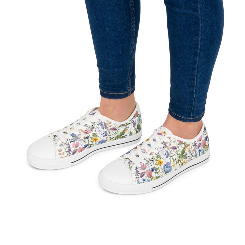 Women's Low Top Sneaker Flower Pattern Sneakers