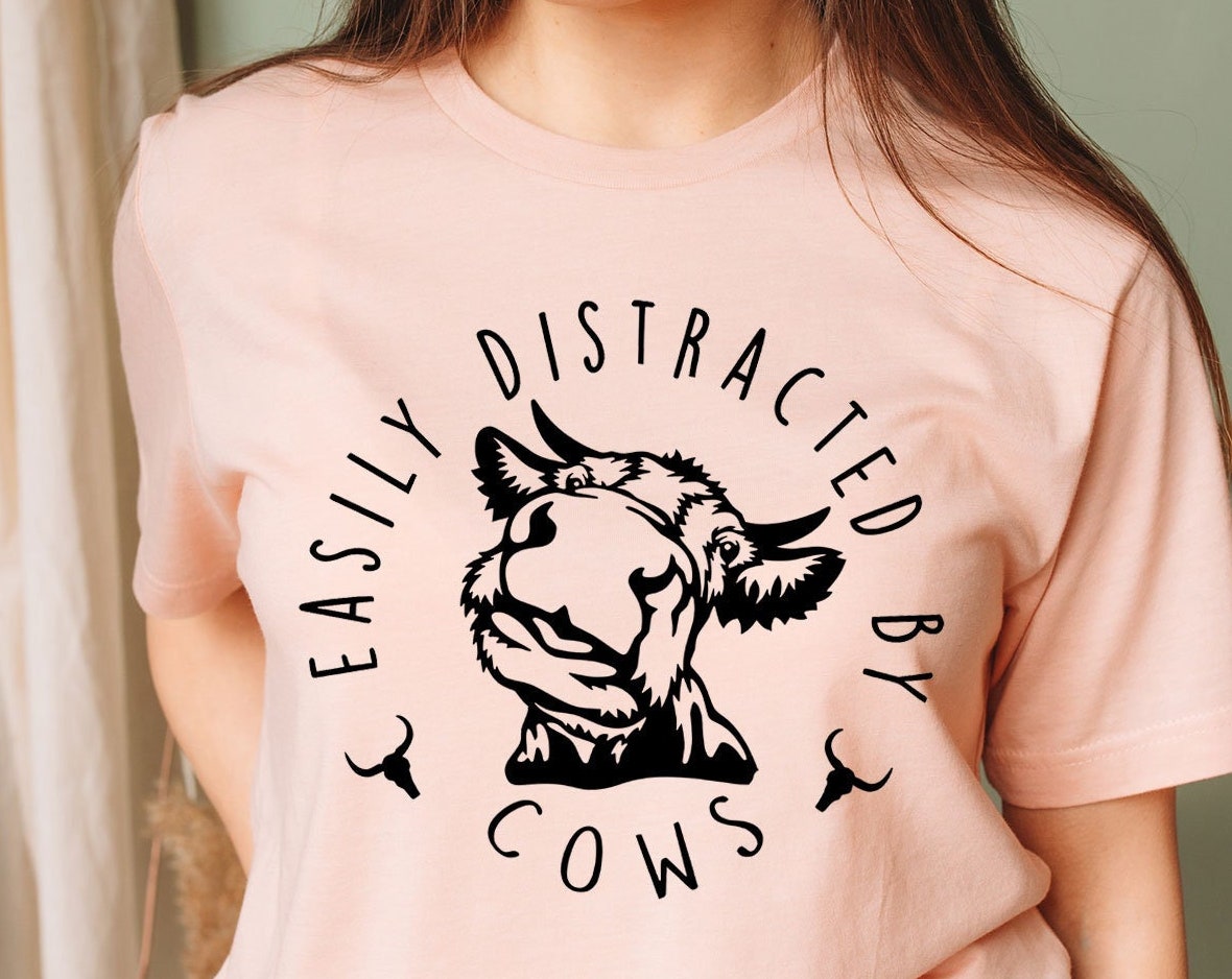 T-SHIRT - Easily Distracted By Cows Unisex Shirt