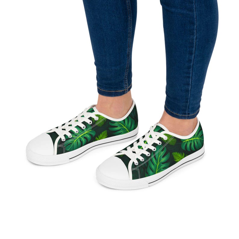 Colorful Women's Low Top Sneaker Tropical Leaf Sneaker