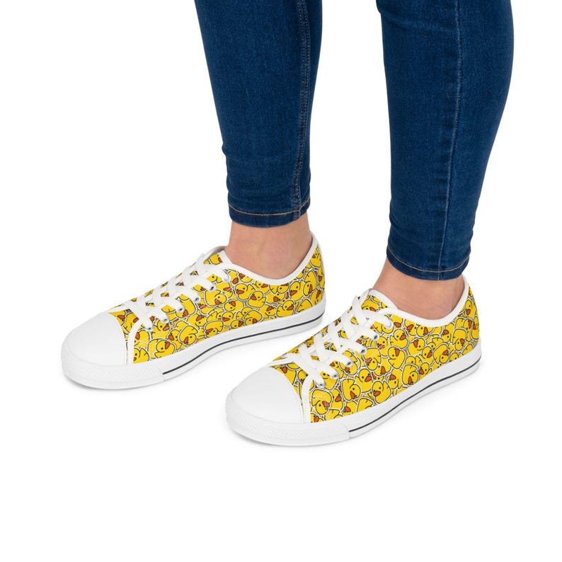 Colorful Women's Low Top Sneaker Quack Attack Sneaker