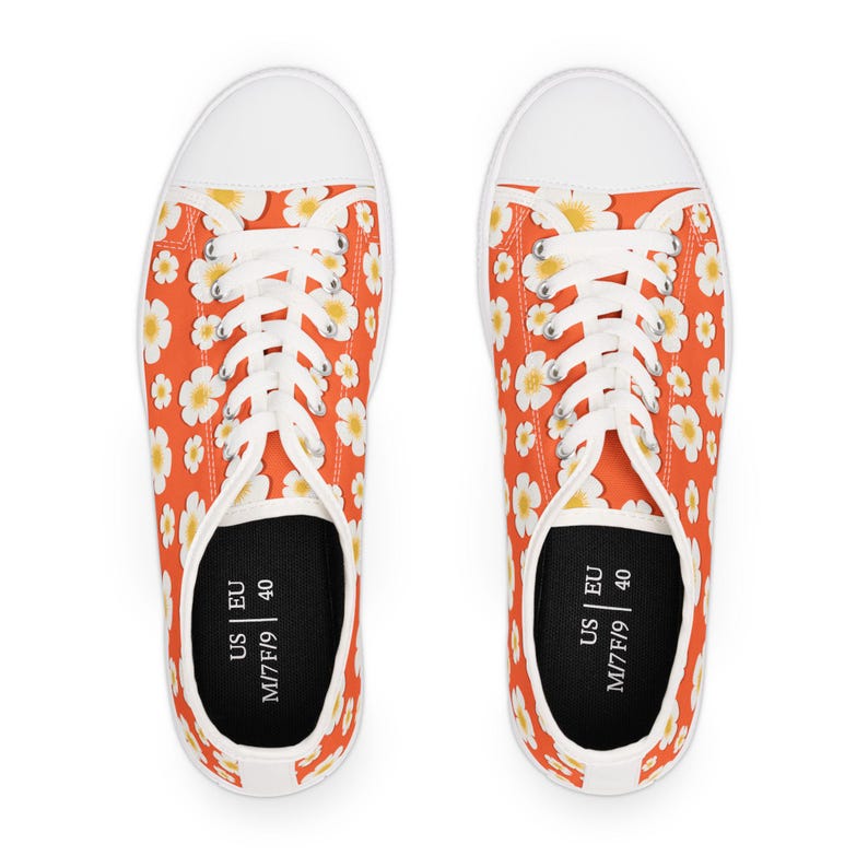 Colorful Women's Low Top Sneaker Retro Daisy Sneaker