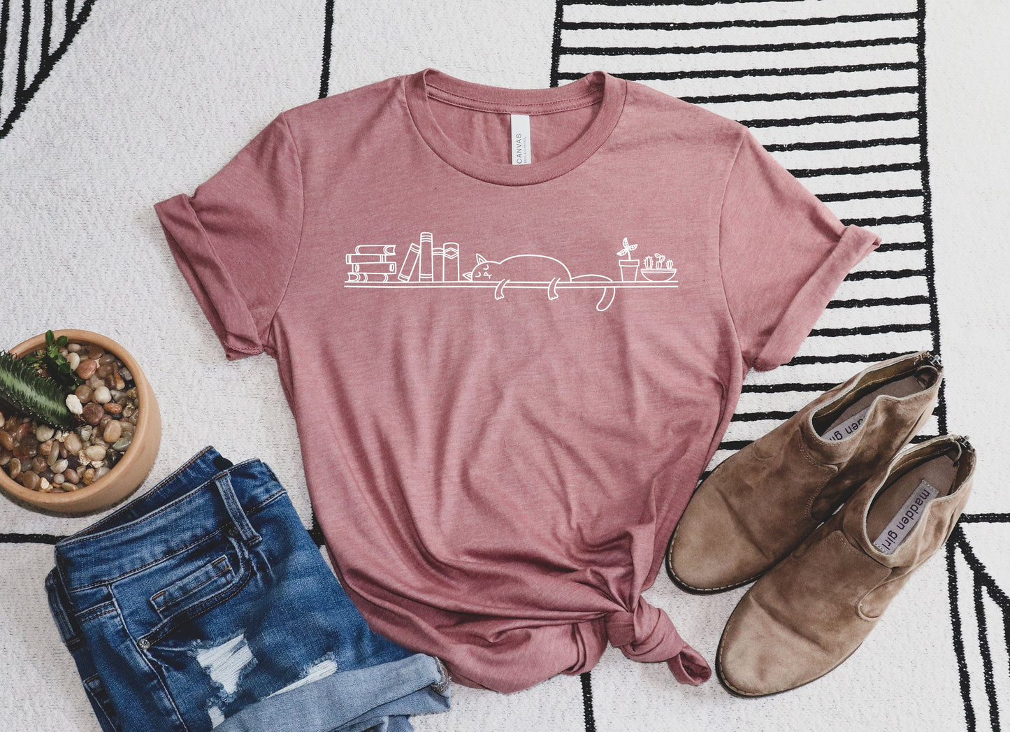 T-SHIRT - Cat and Books Unisex Shirt, Shirts for Cat Lover